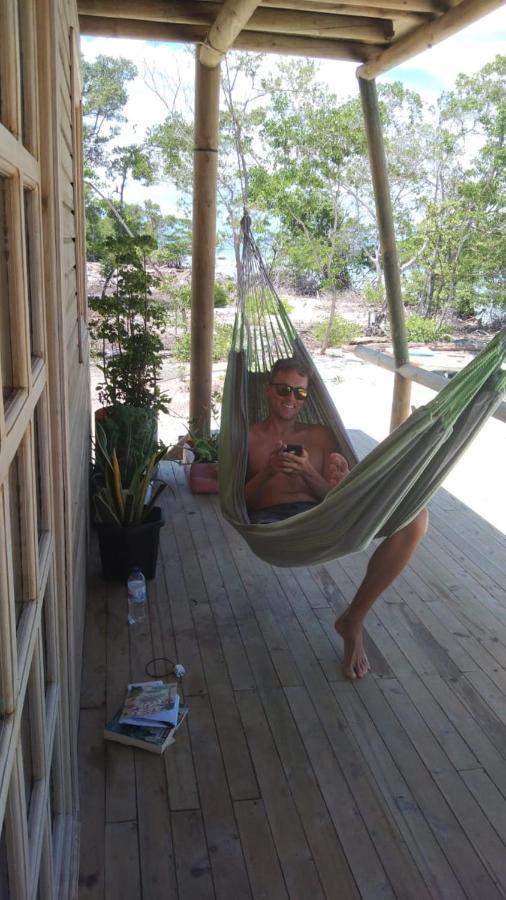 Hostel Villa Luz Beach Tintipan Island ภายนอก รูปภาพ